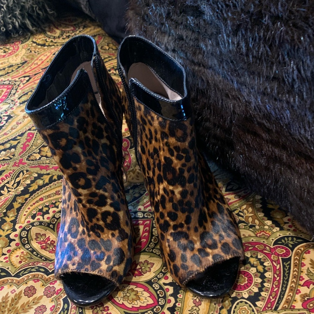 Vince Camuto Calf Hair Heel Open Toe Booties Size 61/2